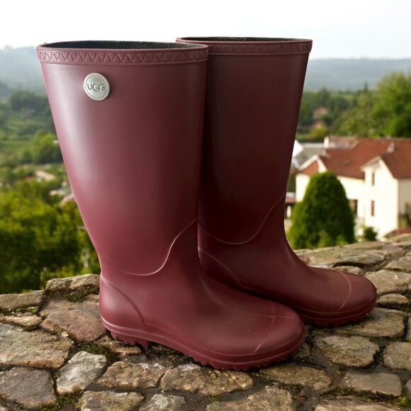 UGG Women’s Shelby Bordeaux Matte Waterproof Rain Boots Size 7 - Picture 3 of 8